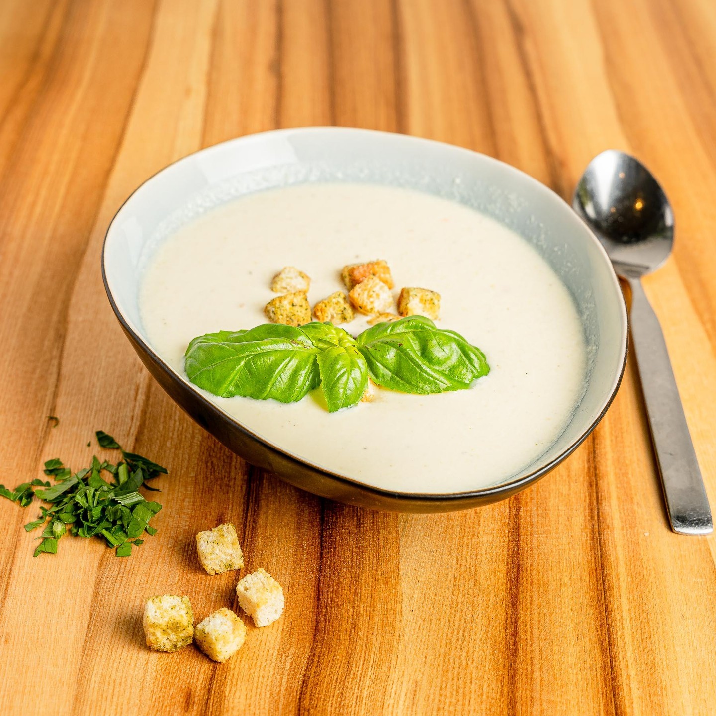 Hmmm good soup! Unsere Suppe der Woche könnt ihr als Vorspeise bei uns schlürfen. 🍲🌿 Unsere wöchentlich wechselnde Ka…